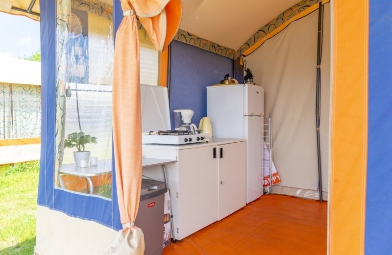Ingerichte bungalowtent | 6 personen