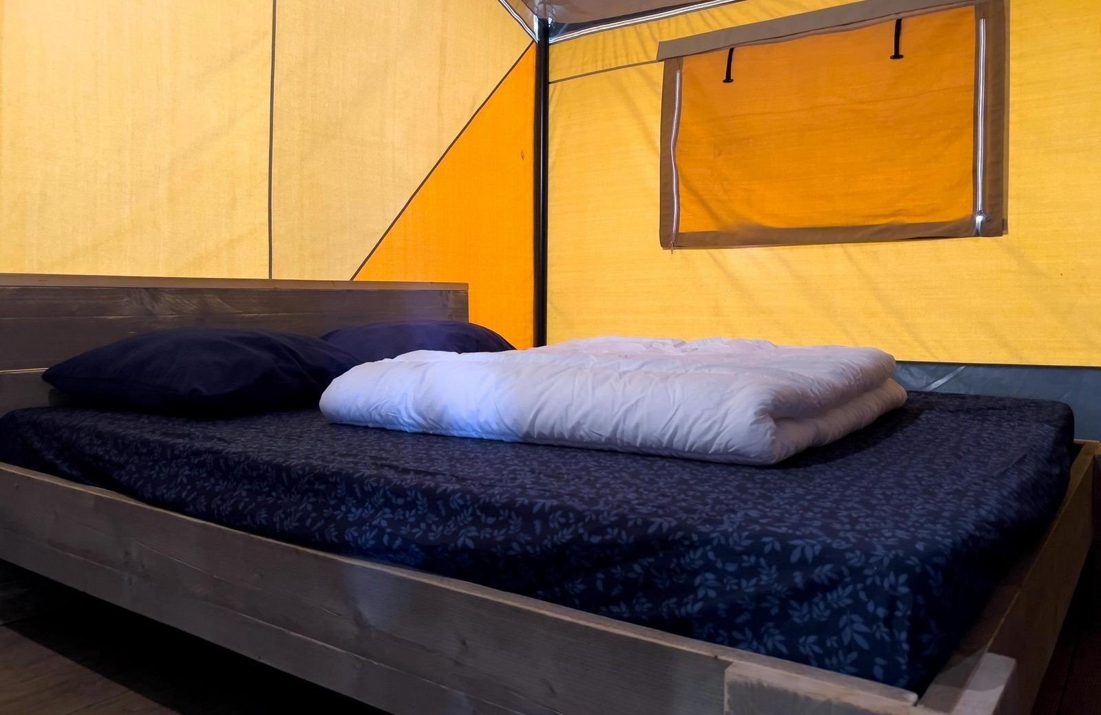 Luxe safaritent met sanitair 6 personen30