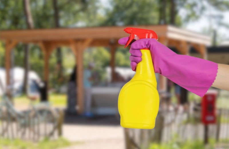 Schoonmaak medewerker