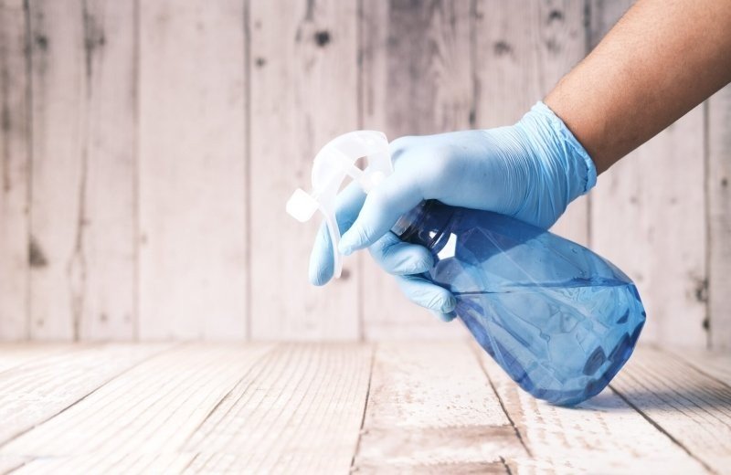 Schoonmaak medewerker